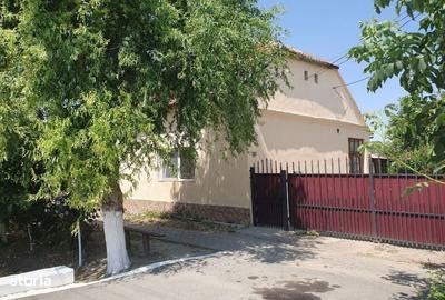 Casă cu 2 camere cu Teren 1511 Mp în Central - 4