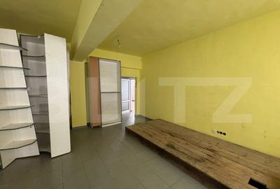 Spațiu comercial, de 330 mp, în Central - 4