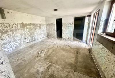 Casă cu 5 camere cu Garaj în Central - 3
