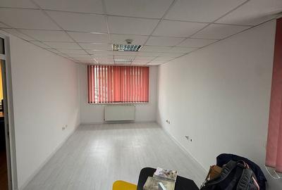 Birou, de 40 mp, în Plopilor - 1