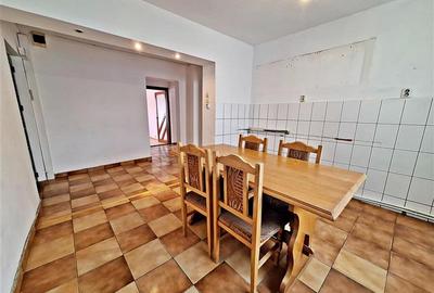 Apartament cu 3 camere decomandat în Narcisa - 2