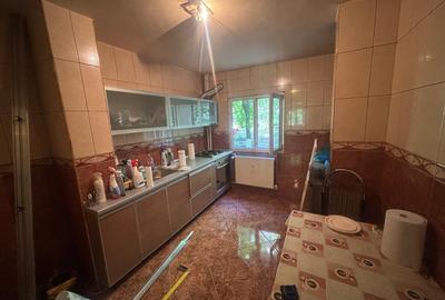 Apartament cu 3 camere semidecomandat, mobilat în Drumul Taberei - 9