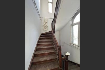 Cladire interbelica - Piata Victoriei - 4