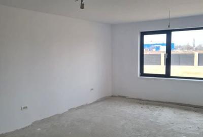 Casă cu 3 camere cu Teren 844 Mp în Central - 11