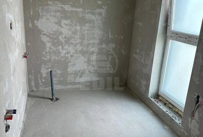 Casă cu 5 camere cu Teren 380 Mp în Luna - 5