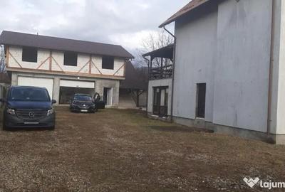 Casă cu 4 camere cu Teren 1000 Mp în Săsar