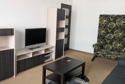 Apartament cu 2 camere decomandat în Apărătorii Patriei - 1