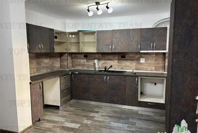 Apartament cu 3 camere semidecomandat, mobilat în Central
