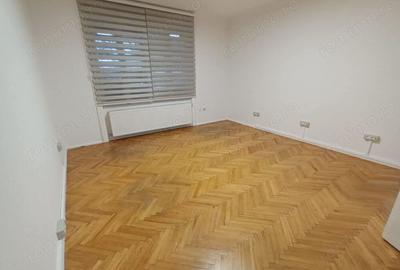 Spațiu comercial, de 110 mp, în Central