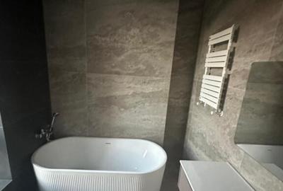 Vila deosebita de vanzare - zona Mamaia Nord pe malul laculu - 30