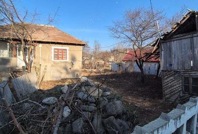 Vanzare teren +casa - 2