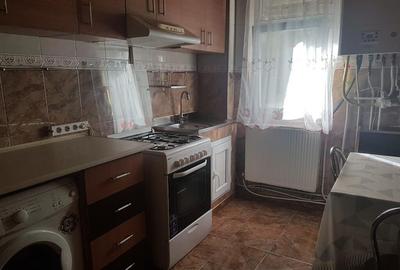 Apartament doua camere mobilat etaj 1 bucatarie mare Cornisa Scoala 10 - 30
