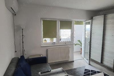 Apartament cu 3 camere decomandat în Micro 4 - 2