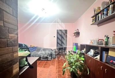 Apartament cu 2 camere semidecomandat, mobilat în Confecții - 3