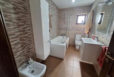 Casă individuală cu 4 camere cu Teren 1000 Mp în 9 Mai - 10