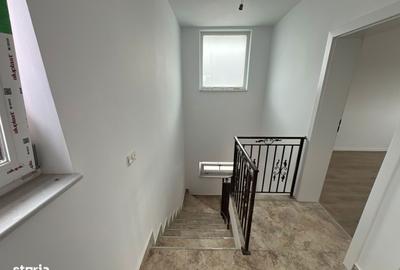 Casă cu 4 camere semidecomandat cu Teren 400 Mp în Miroslava - 3