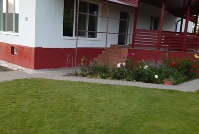 Casă cu 6 camere în Sântana de Mureș