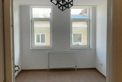 Apartament cu 4 camere decomandat, mobilat în Titulescu