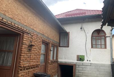 Casa Leresti, Arges, acces u?or catre Campulung Muscel, barajul Rau?or - 1