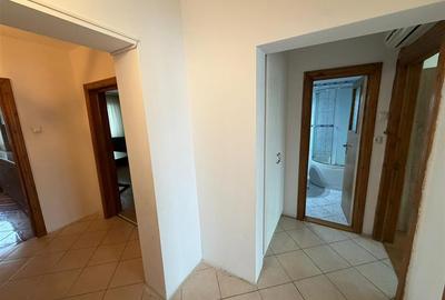 Apartament cu 3 camere decomandat, mobilat în Brăilei - 12