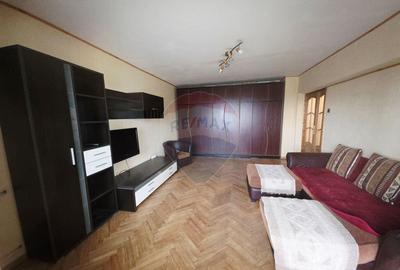 Apartament cu 2 camere de vanzare in zona 1 Mai - 12