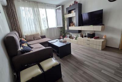 Apartament cu 3 camere semidecomandat, mobilat în Alexandru Obregia