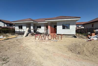 Duplex cu 3 camere cu Canalizare în Moșnița Nouă - 1