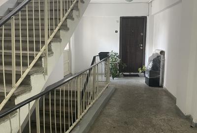 Ghencea, capat 41, bloc 1985, stradal - 8