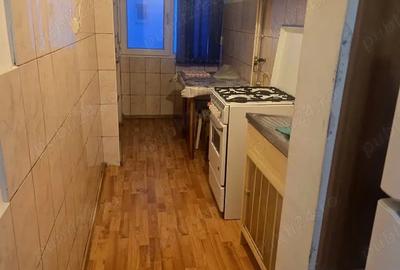 Vand garsoniera str. Carol Davila etaj 2 3 - 2