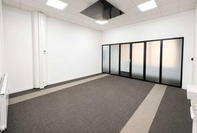 Spațiu comercial, de 350 mp, în Central - 8