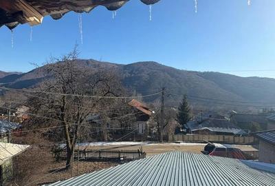 Casa batraneasca + teren 285 mp de vanzare vedere la Barajul Paltinu, sat Seciuri Valea Doftanei - 2