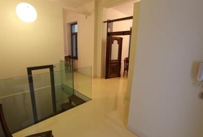 Apartament cu 3 camere de închiriat în zona P-ta Unirii - 3