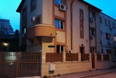 Casă individuală cu 8 camere în Unirii