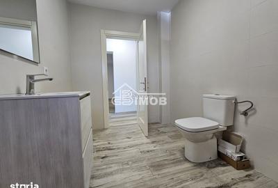 Spațiu comercial, de 280 mp, în Central - 3