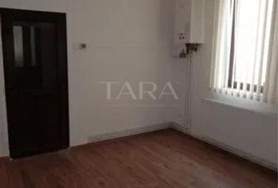 Casă individuală cu 4 camere cu Canalizare în Central - 2