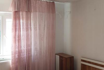 Colegă de apartament