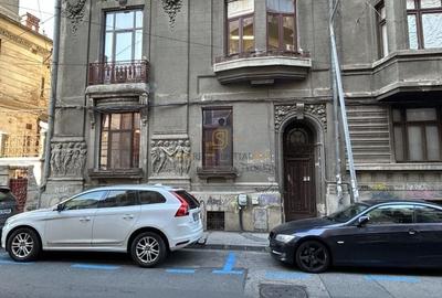 Apartament cu 4 camere decomandat în Moșilor