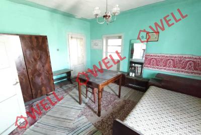 Casă cu 3 camere cu Teren 2352 Mp în Central - 2