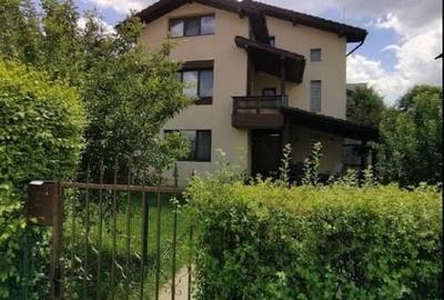 Vinzare pensiune, 380mp construiti, compusa din 4 apartamente independente - 1