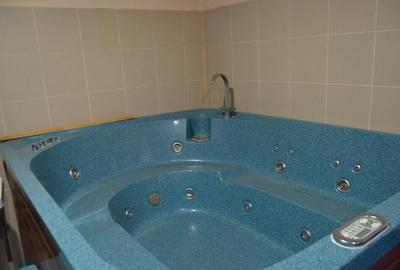 Sinaia-De vanzare pensiune cu 18 camere functionala - 12