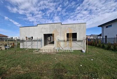 Casă cu 4 camere cu Canalizare în Sânpetru - 2