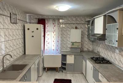Apartament cu 3 camere, cartier Noua - 2