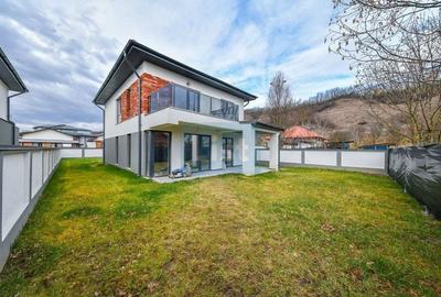 Casă cu 4 camere cu Teren 400 Mp în Exterior Est - 1