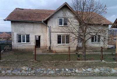 Casă cu 4 camere în Luncani - 1