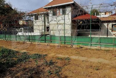 Casa de vanzare, 140 mp, zona Micro 11 - 9