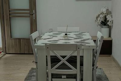 Apartament cu 3 camere semidecomandat în Central - 1