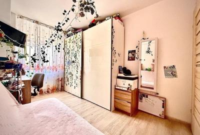 Apartament cu 3 camere decomandat în Est