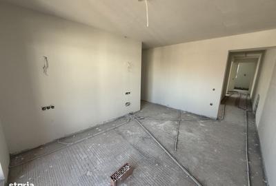 Casă cu 4 camere semidecomandat în Tăuți