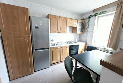 Apartament cu 3 camere decomandat în Complex Studențesc
