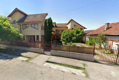 Casă individuală cu 5 camere cu Teren 249 Mp în Primăverii